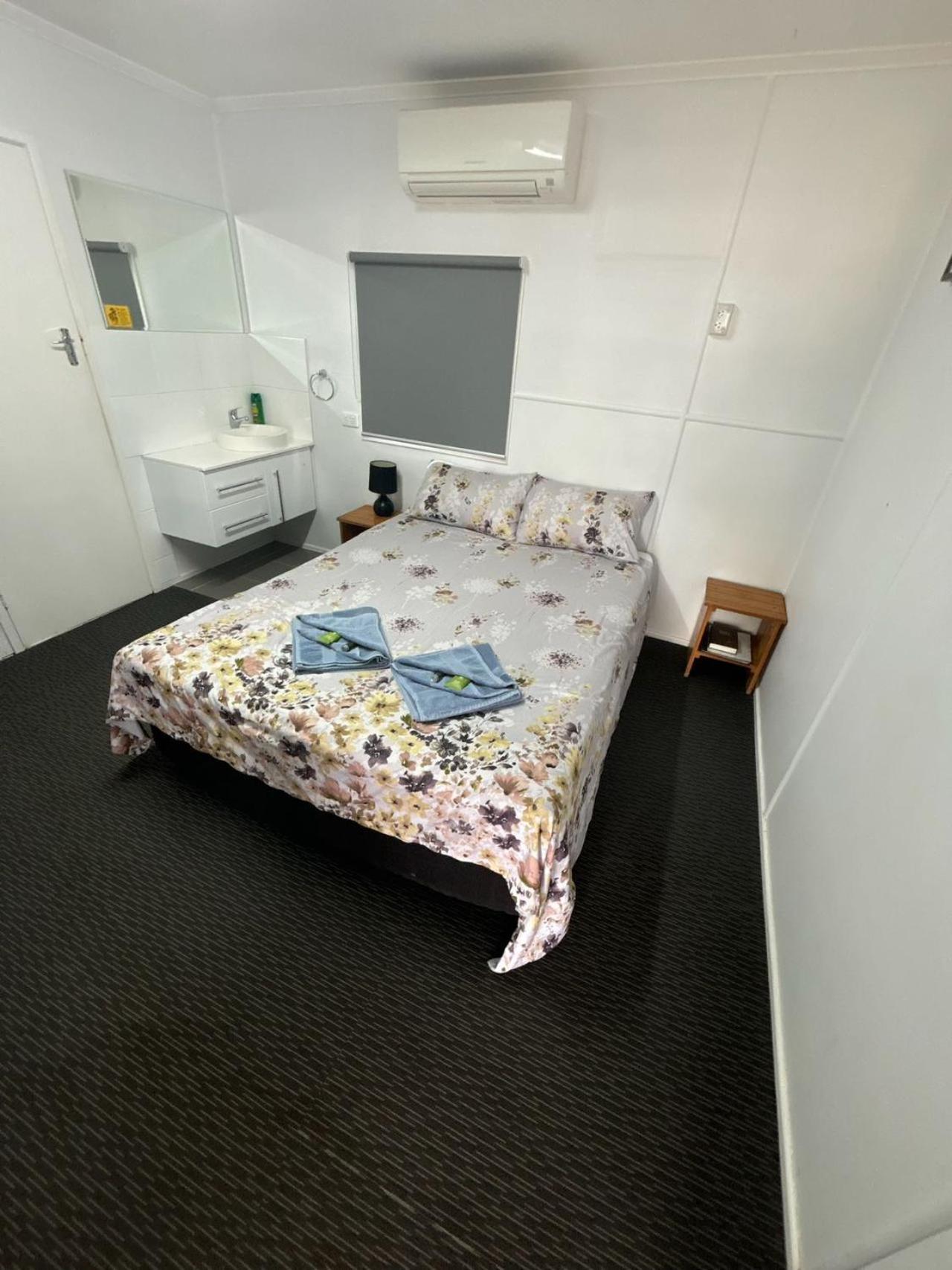 Injune Motel Екстер'єр фото